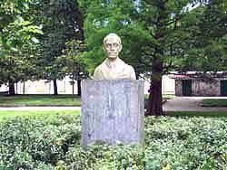 Monumentu a Ventura Álvarez Sala
