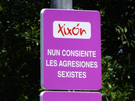 Siñales en Xixón contra les agresiones sexistes