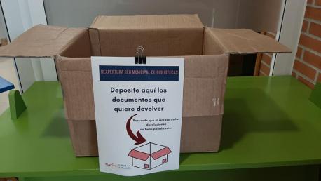 Caxa por devolver documentos na Biblioteca Municipal de Vega-La Camocha
